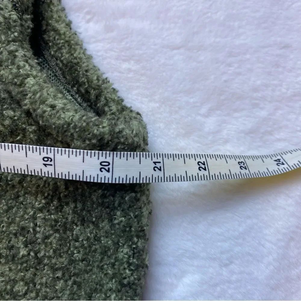 Woolrich Light Olive Heather Toggle Button Vest Size Large - Picture 10 of 11